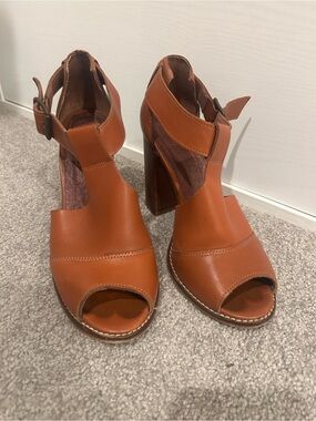 OFFICE LONDON Tan Leather Peep-Toe Block Heel Sandals